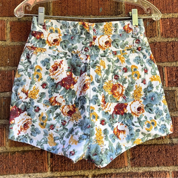 90s Vintage Floral Cotton High Waist Shorts Size 26-27 - Picture 2 of 8